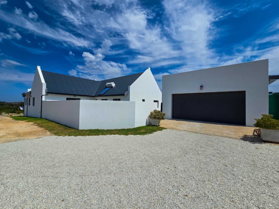 2 Bedroom Property for Sale in Stilbaai Oos Western Cape
